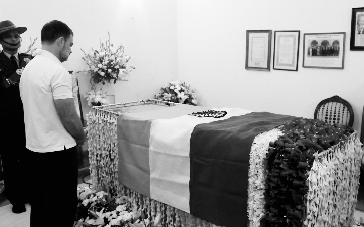 पूर्व प्रधानमंत्री मनमोहन सिंह का निधन,देश में शोक की लहर, कांग्रेस नेता ने दी श्रद्धांजलि