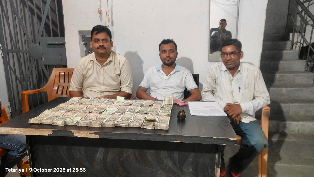 बिहार विधानसभा चुनाव-2025 के दृष्टिगत लागू आदर्श आचार संहिता के तहत चेक पोस्ट पर संयुक्त वाहन जाँच अभियान के दौरान बड़ी नकदी बरामद