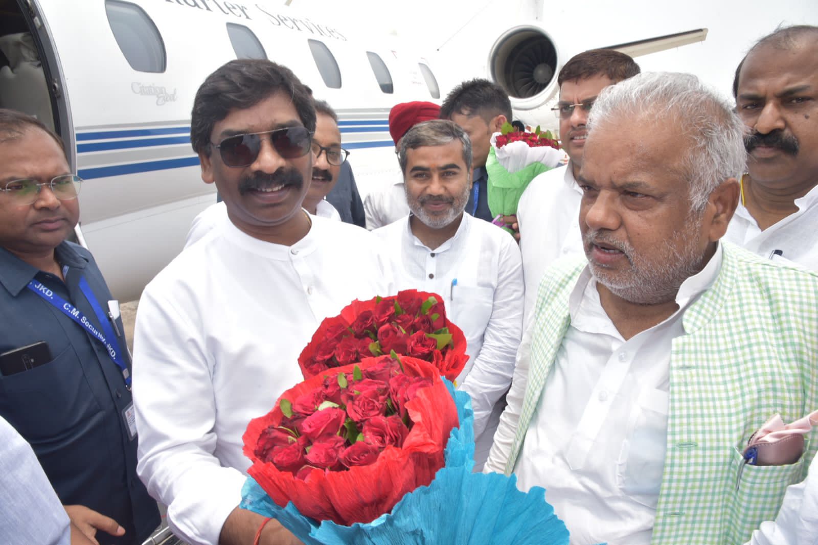 झारखंड के मुख्यमंत्री हेमंत सोरेन विपक्ष दलों के बैठक में भाग लेने पहुंचे पटना