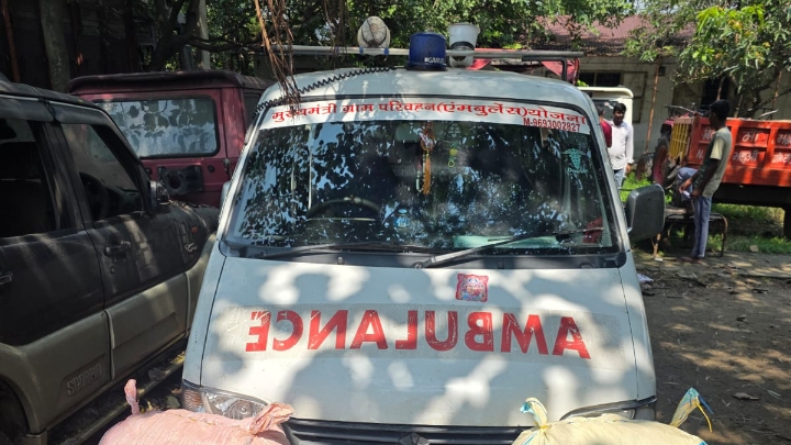 एंबुलेंस में डोडा की तस्करी पुलिस ने किया जप्त