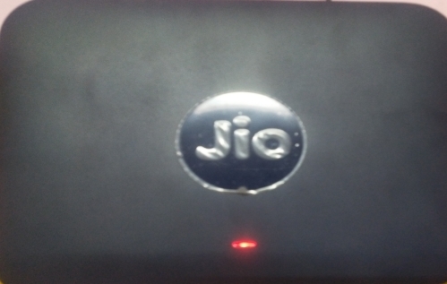 जिओ फाइबर की घटिया सर्विस से उपभोक्ता परेशान, उपभोक्ता ने कहा लोग ना लें जिओ फाइबर सर्विस