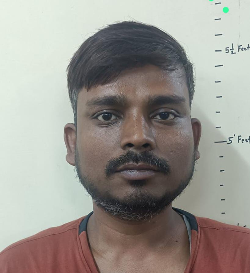 मैं मुंबई क्राइम ब्रांच से बोल रहा हूं आपके नाम और आधार संख्या लिखे गए पैकेट में ड्रग्स पाया गया? डरा कर ठग लिए करोड़ों रुपए