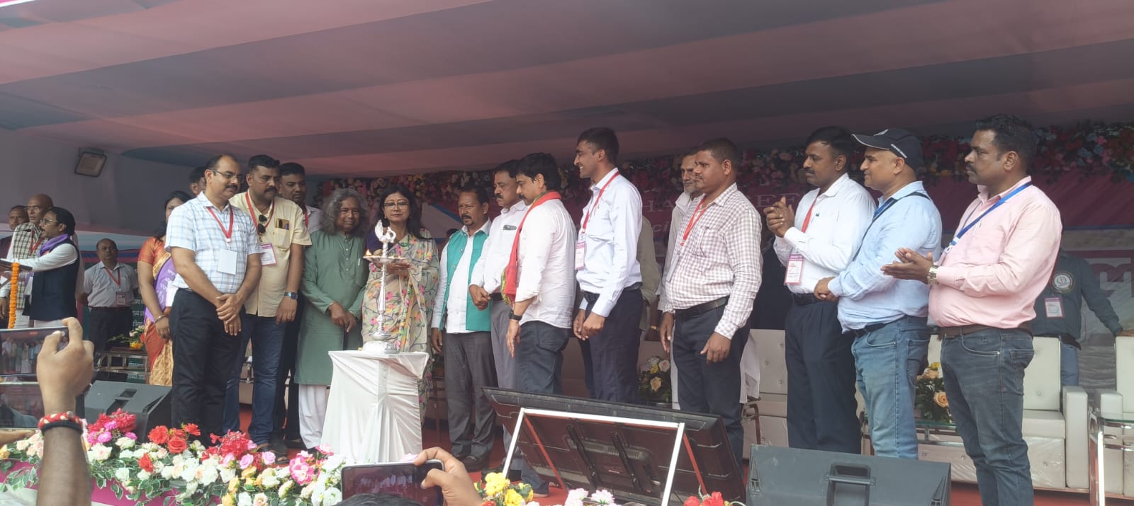 कर्मचारी संकल्प महासम्मेलन में उमड़ी हजारों कर्मचारियों की भीड़,मंत्री ने किया कार्यक्रम का उद्घाटन,24 जिलों से जत्थे में पहुंचे कर्मचारी