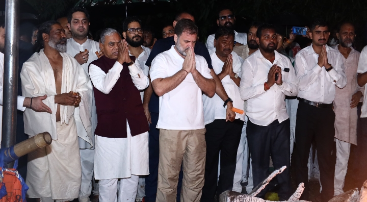 नेता प्रतिपक्ष राहुल गांधी एवं राजद नेता तेजस्वी यादव, दिशोम शिबू सोरेन के अंतिम संस्कार में की शिरकत