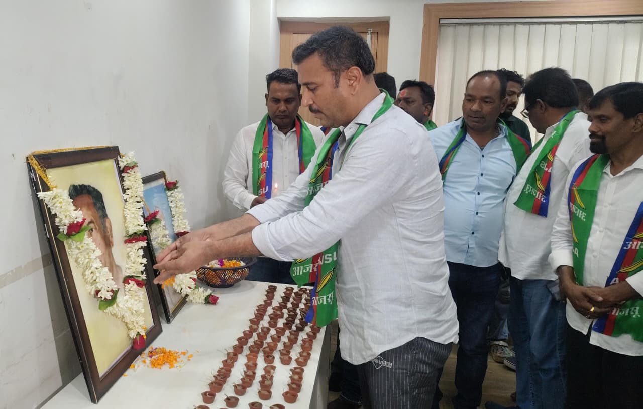 झामुमो के संस्थापक विनोद बिहारी महतो की मनाई गई जयंती, सुदेश कुमार ने कहा सरकार कर रही है अनदेखी