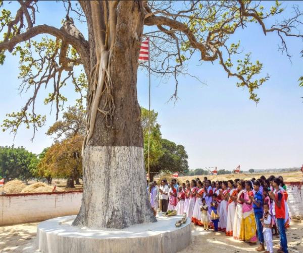 रांची में सरहुल को लेकर धूम आदिवासी समुदाय ने निकाला शोभायात्रा